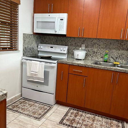 Beautiful Apartment With Very Elegant Colonial Decoration Tamiami Zewnętrze zdjęcie