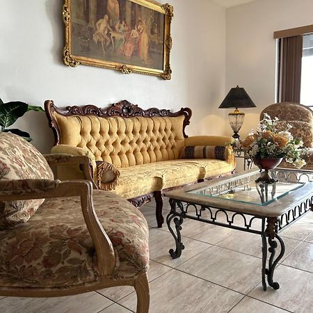 Beautiful Apartment With Very Elegant Colonial Decoration Tamiami Zewnętrze zdjęcie