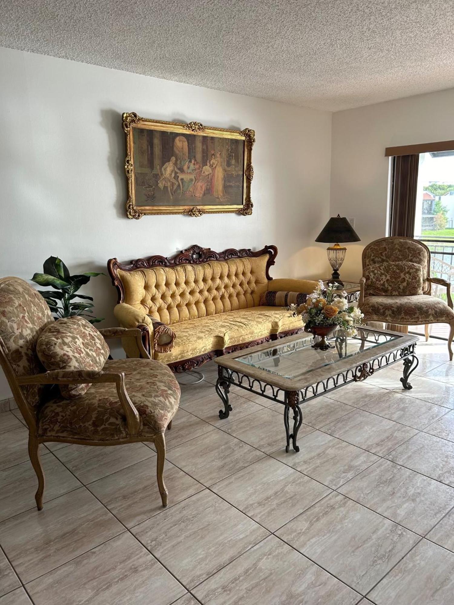 Beautiful Apartment With Very Elegant Colonial Decoration Tamiami Zewnętrze zdjęcie
