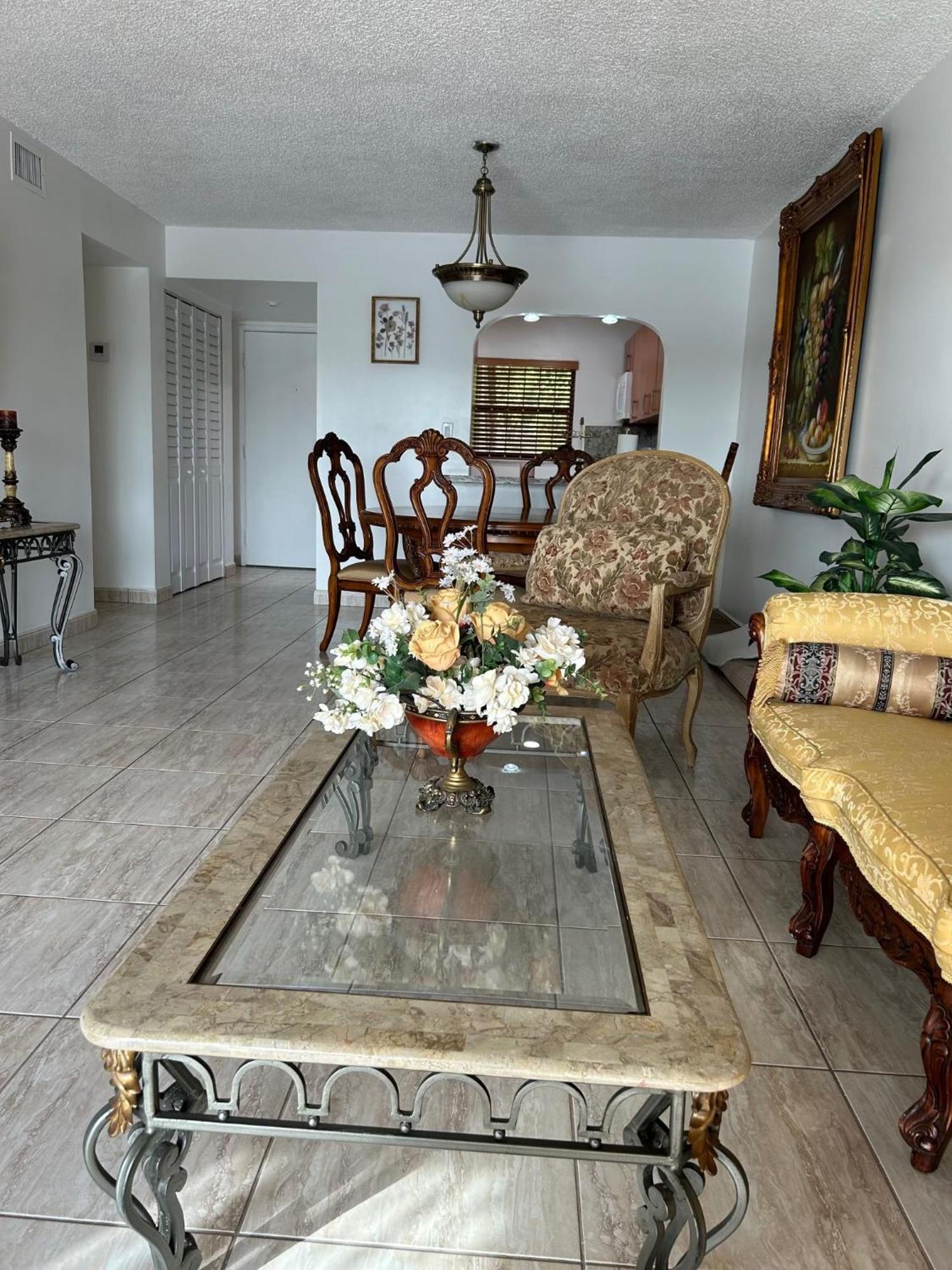 Beautiful Apartment With Very Elegant Colonial Decoration Tamiami Zewnętrze zdjęcie